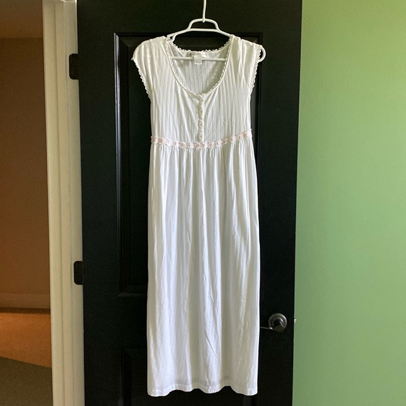 Cap Sleeve Eileen West Nightgown - Picture 2 of 8